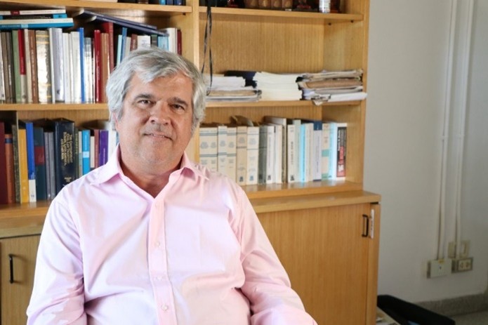 Santiago Legarre headshot