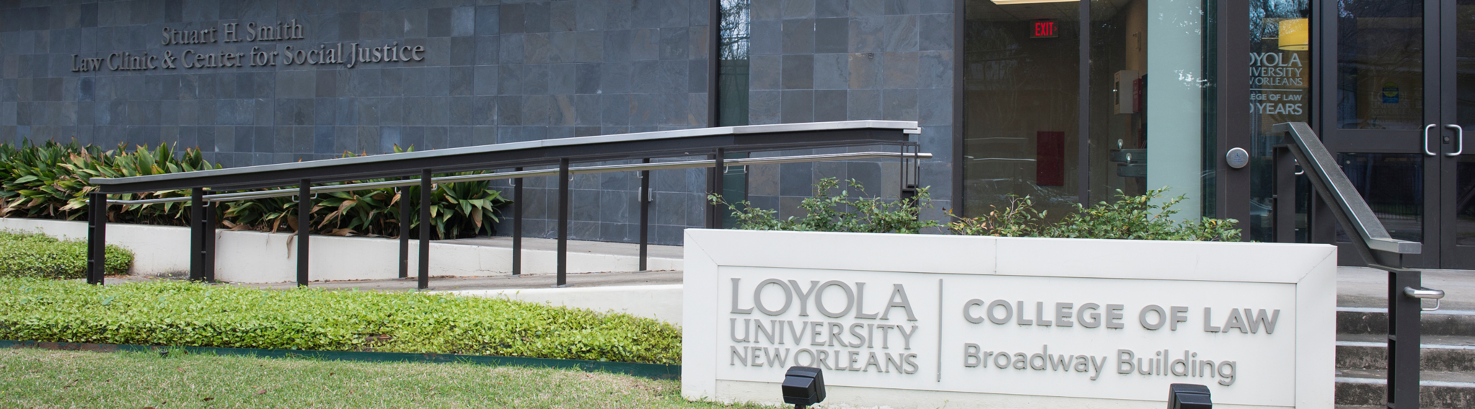 An exterior shot of the Loyola University New Orleans College of Law's Broadway Building.
