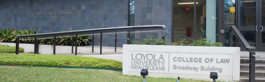 An exterior shot of the Loyola Stuart H. Smith Law Clinic.